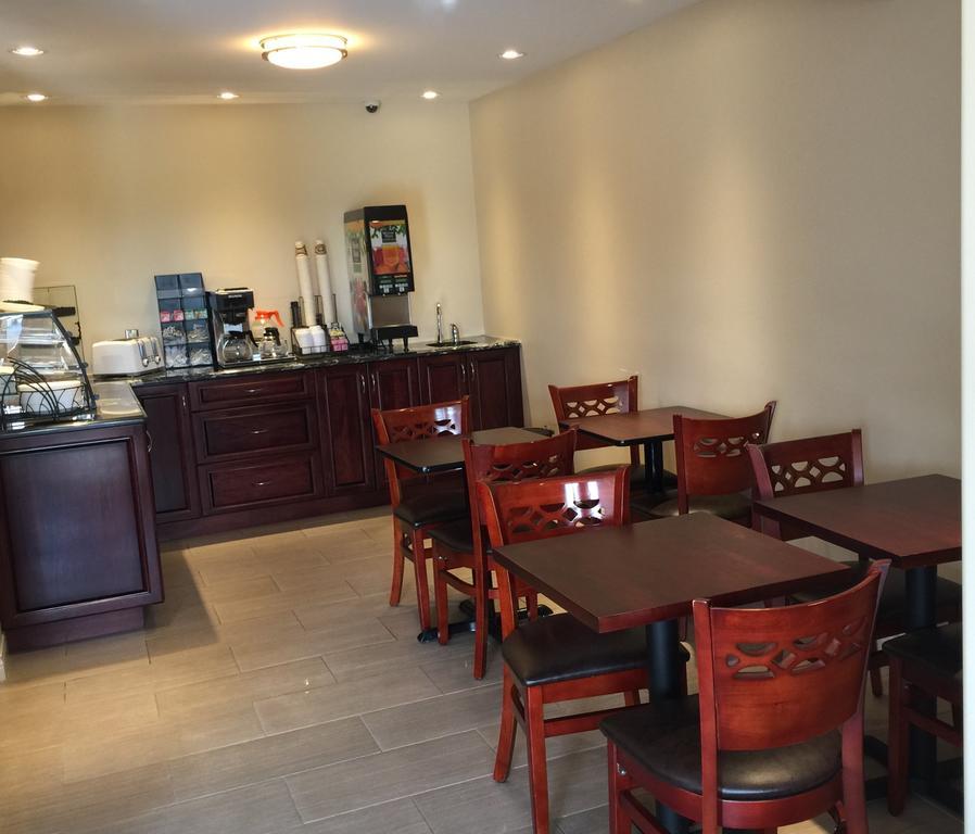 Masterson'S Motel Greater Napanee Ngoại thất bức ảnh