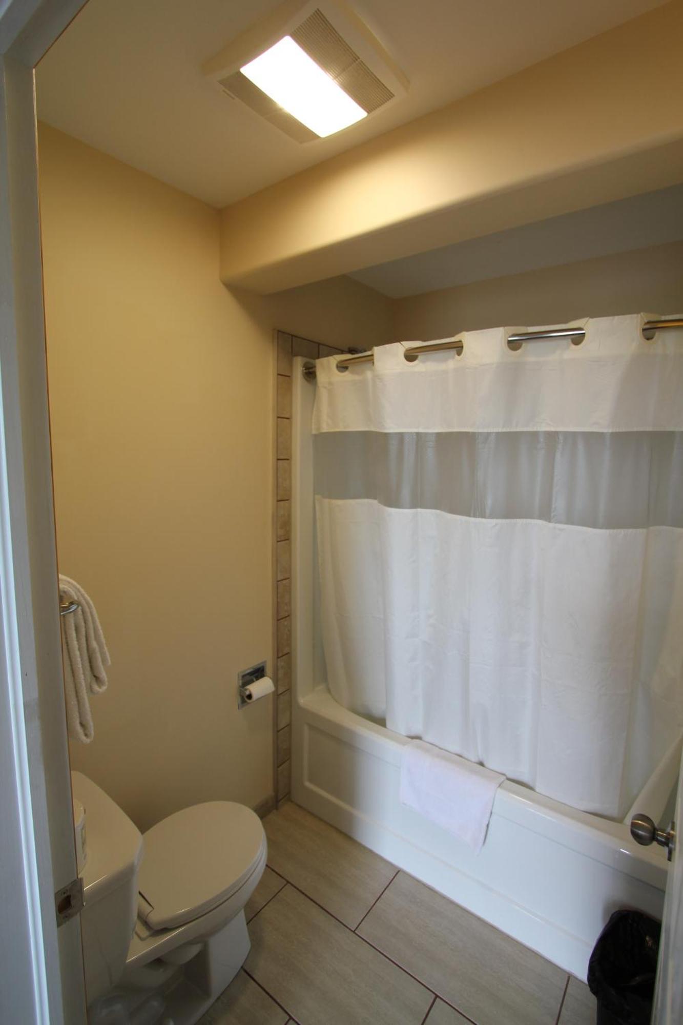 Masterson'S Motel Greater Napanee Phòng bức ảnh