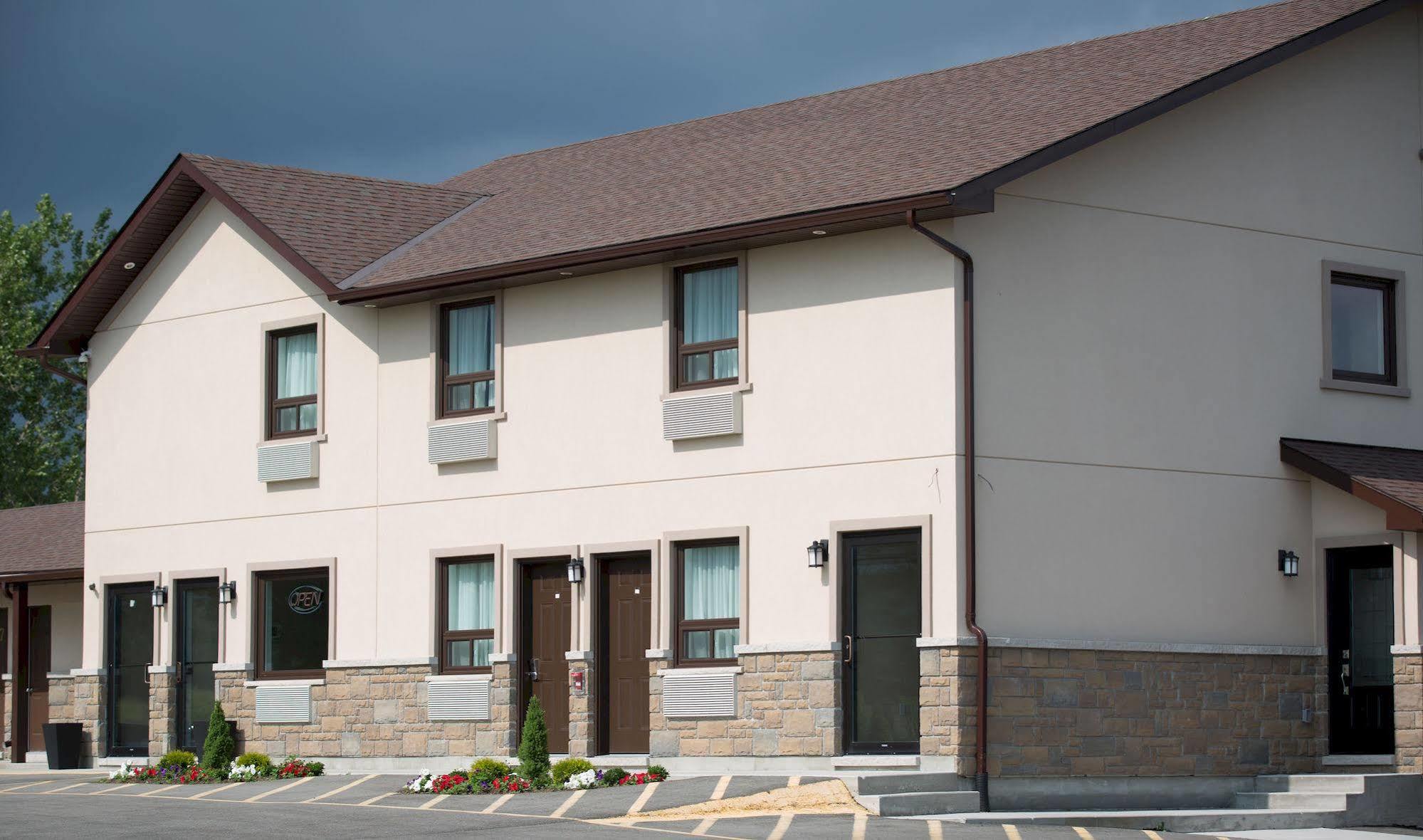 Masterson'S Motel Greater Napanee Ngoại thất bức ảnh