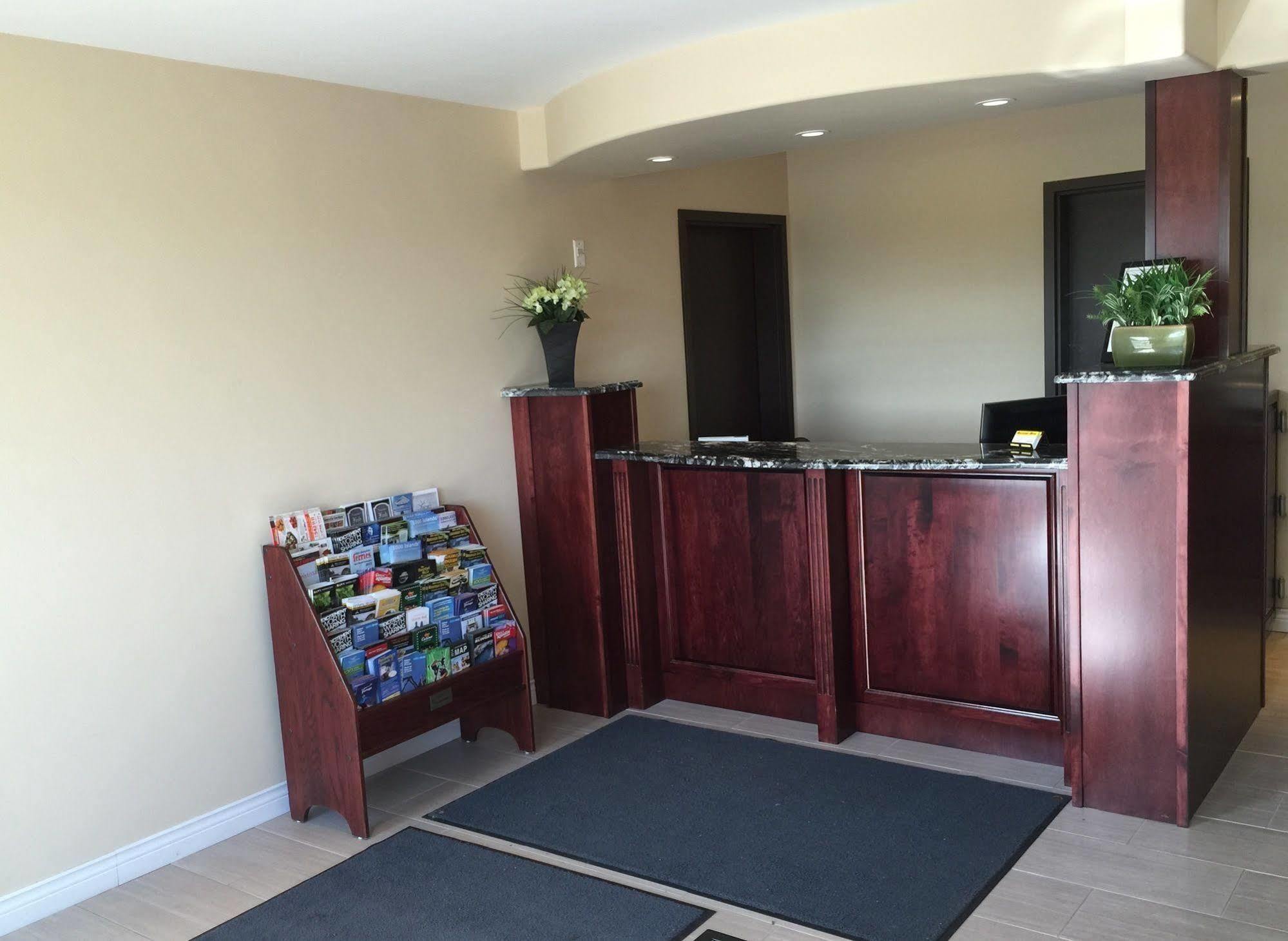 Masterson'S Motel Greater Napanee Ngoại thất bức ảnh